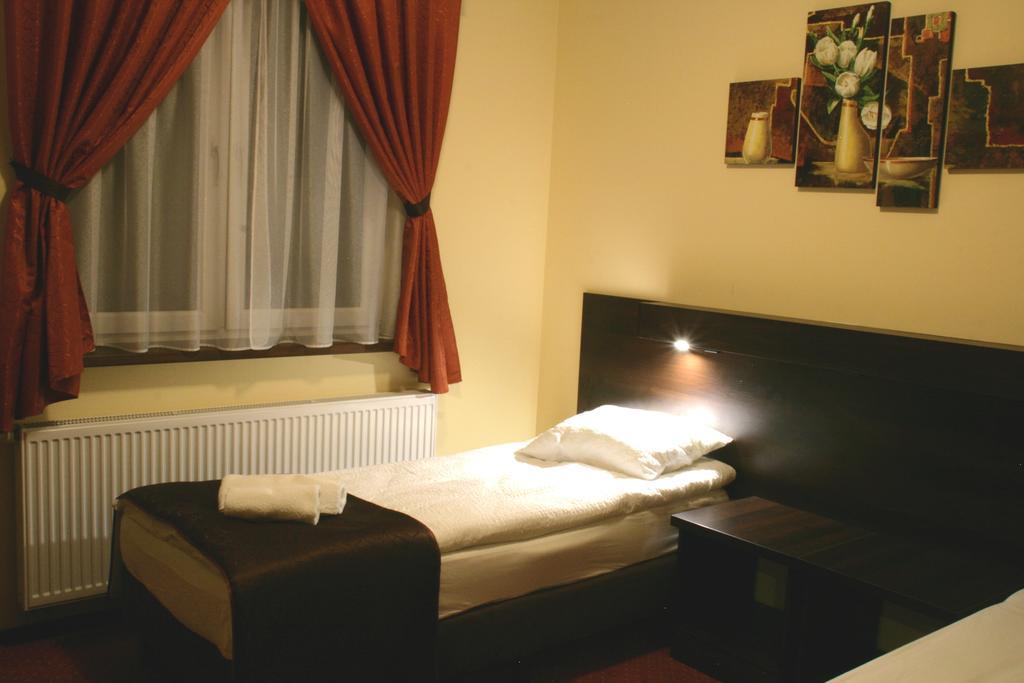 Hotel Kuznia Oberza Polska Lissomitz Zimmer foto