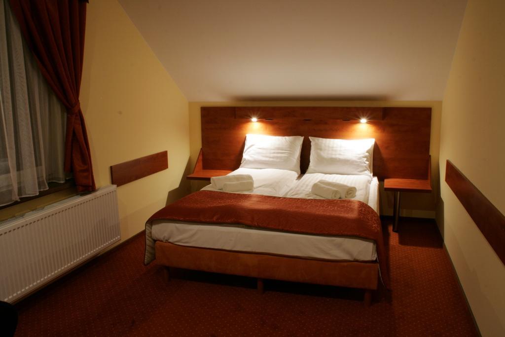 Hotel Kuznia Oberza Polska Lissomitz Zimmer foto