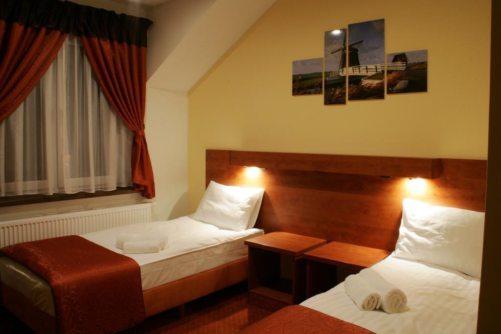 Hotel Kuznia Oberza Polska Lissomitz Zimmer foto